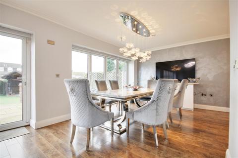 6 bedroom detached house for sale, Ware Road, Hoddesdon