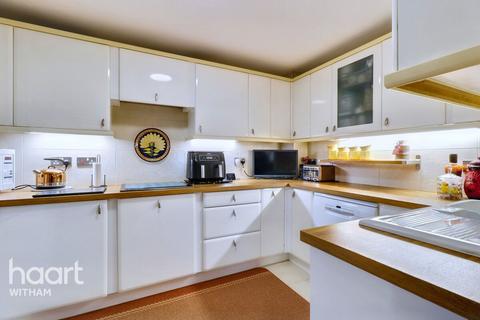 Ivystone Cottage Back Road, Tolleshunt Darcy, Maldon, CM9 8TW