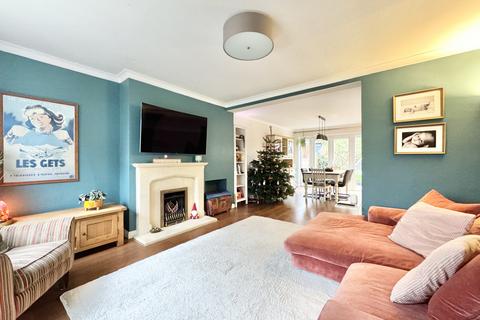 2 Buckingham Road, Tring, HP23 4EY