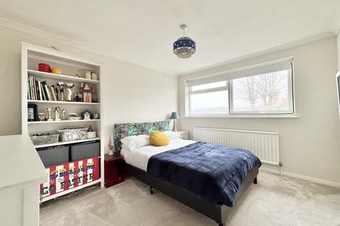 2 Buckingham Road, Tring, HP23 4EY