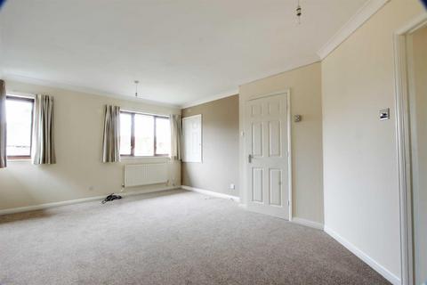 4 Carman Court, Tring, HP23 4RT