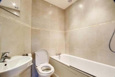 4 Carman Court, Tring, HP23 4RT