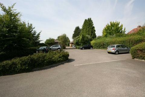 4 Carman Court, Tring, HP23 4RT