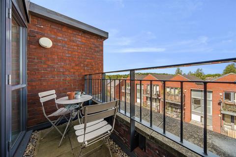 1 bedroom flat for sale, Leverton Close, Wood Green, N22