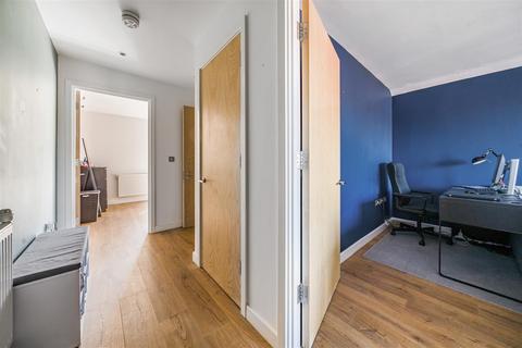 42 Leverton Close, London, N22 7BT