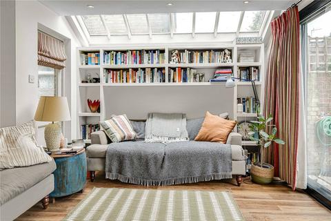195 Wandsworth Bridge Road, London, SW6 2TT