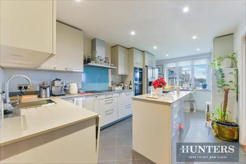 3 bedroom apartment for sale, 4 Strand Drive, Richmond