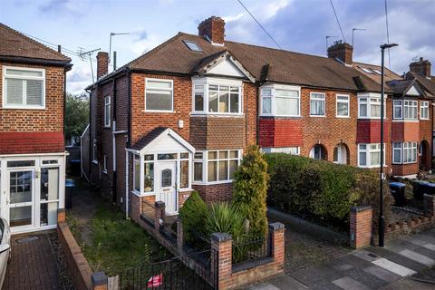 3 bedroom end of terrace house for sale, Lynmouth Avenue, Enfield