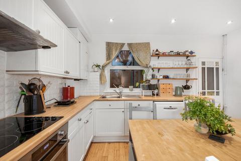 2 bedroom terraced house for sale, Ronver Road, London