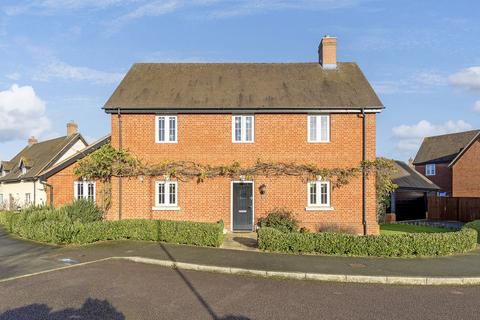 4 bedroom detached house for sale, Woodpecker Close Great Barford, Bedford, MK44 3BG