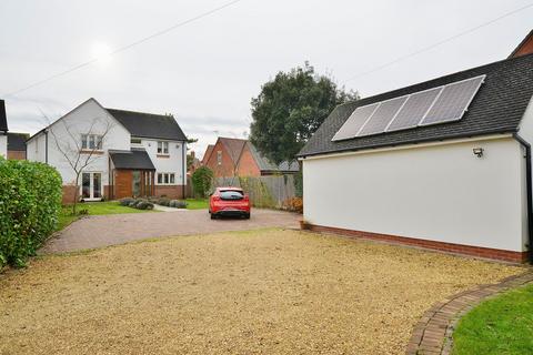 4 bedroom detached house for sale, Bretforton Road Badsey WR11 7XQ