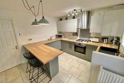 2 bedroom mews for sale, Hedingham Close, Macclesfield