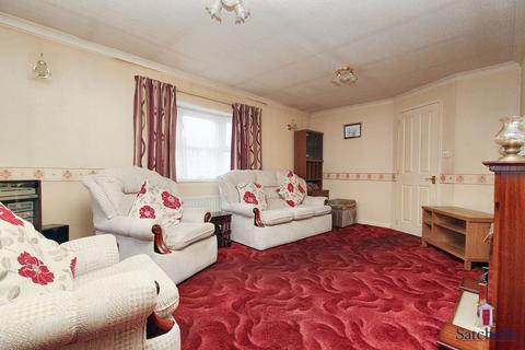 2 bedroom park home for sale, Wilbury Hills Road, Letchworth Garden City, SG6