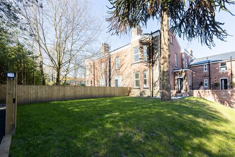 2 bedroom house for sale, Silvan Court, Macclesfield