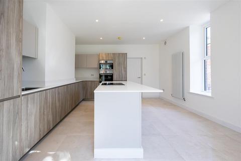 2 bedroom house for sale, Silvan Court, Macclesfield