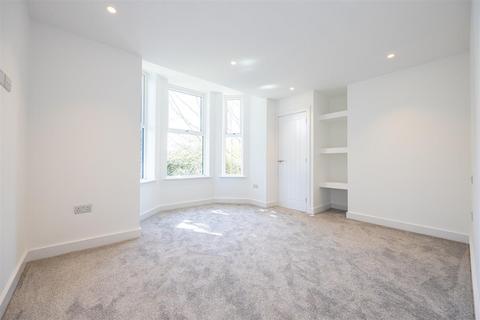 2 bedroom house for sale, Silvan Court, Macclesfield