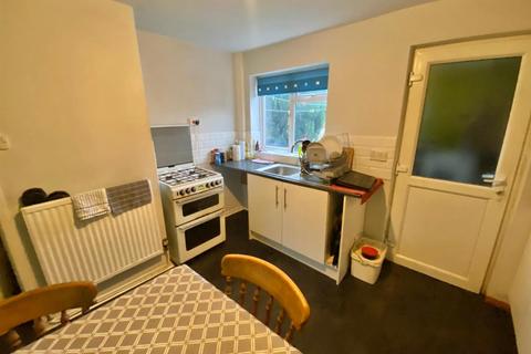 2 bedroom end of terrace house for sale, Chestnut Avenue, Macclesfield