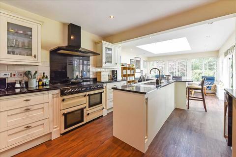 5 bedroom detached house for sale, Pine Walk, Sarisbury Green