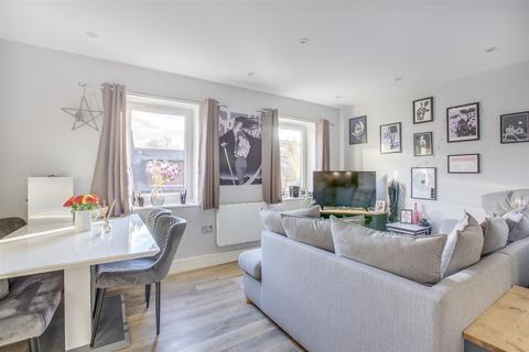 1 bedroom apartment for sale, Prospect House, The Broadway, Farnham Common SL2