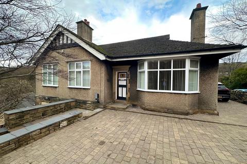 3 bedroom detached house for sale, Crossley Hill, Halifax