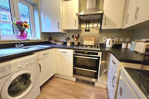 2 bedroom terraced house for sale, Rudloe Drive, Kingsway, Quedgeley, Gloucester