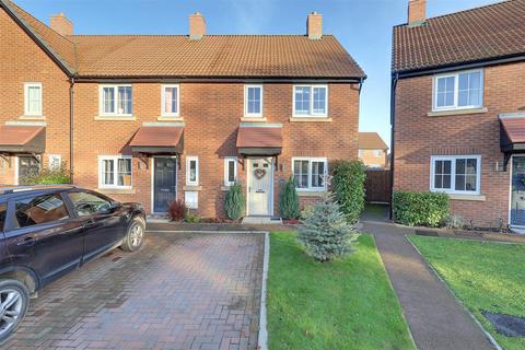 3 bedroom end of terrace house for sale, Cornflower Way, Highnam, Gloucester