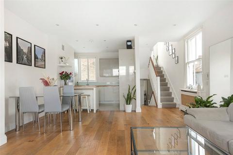 2 bedroom flat for sale, Munster Road, London, SW6