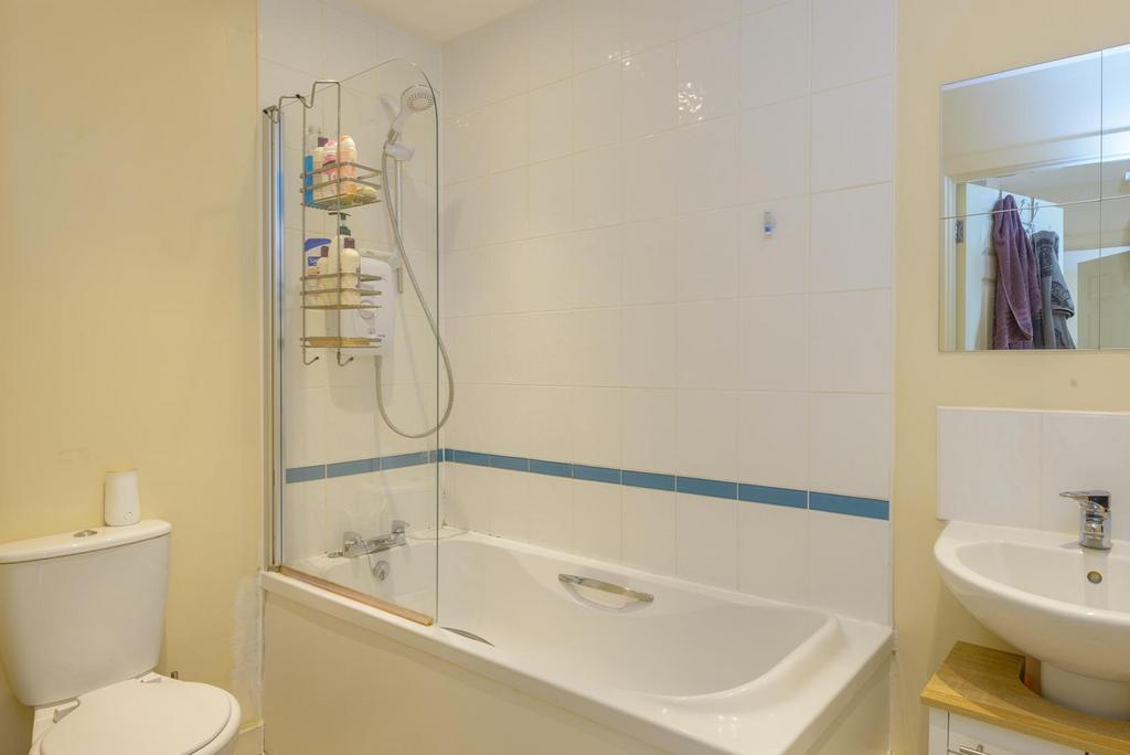 WORCCUD71 - Bathroom B.jpg