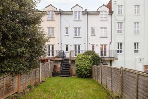 4 bedroom terraced house for sale, Portland Street, Kingsdown