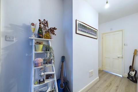 2 bedroom house for sale, Little Roke Avenue, Kenley CR8