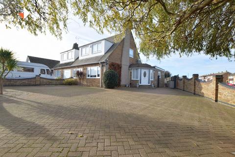 3 bedroom chalet for sale, Viking Way, Holland-on-Sea