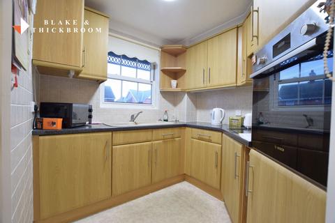 2 bedroom apartment for sale, Imperial Court, Marine Parade West, Clacton-on-Sea