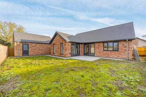 3 bedroom detached bungalow for sale, Burgess Court, Donington