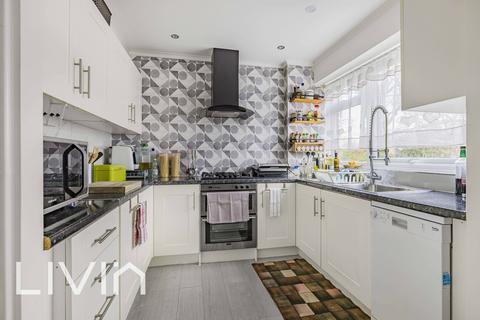 3 Willow Mount, Croydon, CR0 5LD