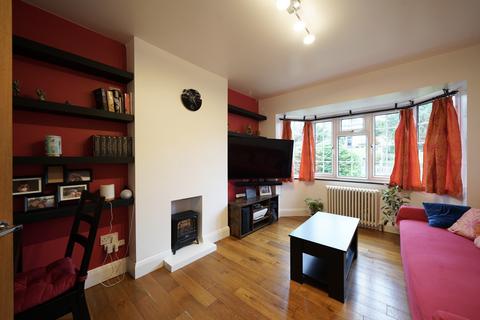 3 bedroom flat for sale, High Road, Loughton IG10