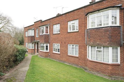 3 bedroom flat for sale, High Road, Loughton IG10