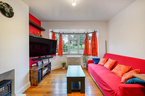 3 bedroom flat for sale, High Road, Loughton IG10