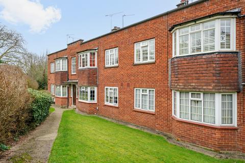 3 bedroom flat for sale, High Road, Loughton IG10