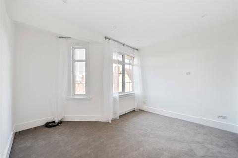 34 Isham Road, London, SW16 4TJ