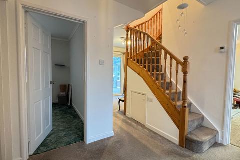 8 Abbotsfield Close, Tavistock, PL19 8EX