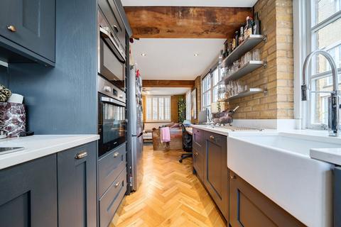 1 bedroom flat for sale, Maltings Place, Tower Bridge Road, SE1.