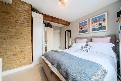 1 bedroom flat for sale, Maltings Place, Tower Bridge Road, SE1.