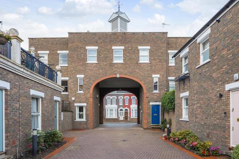 3 bedroom terraced house for sale, Mustow Place, London, SW6