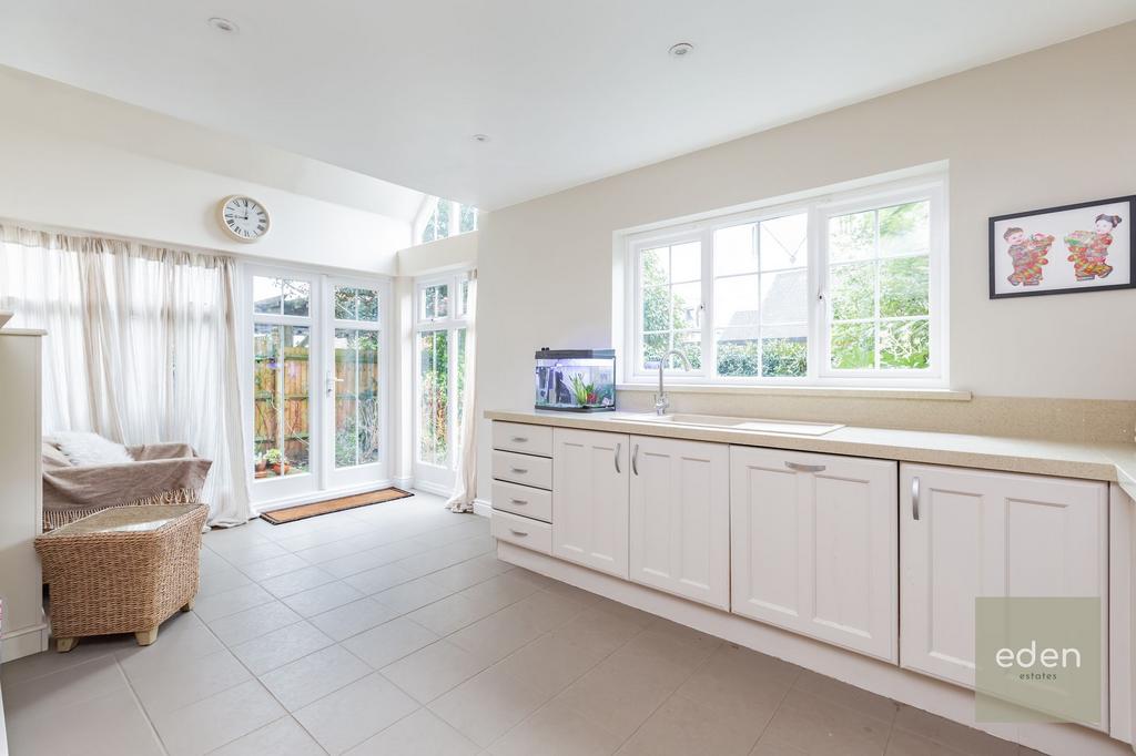 Kitchen/breakfast area