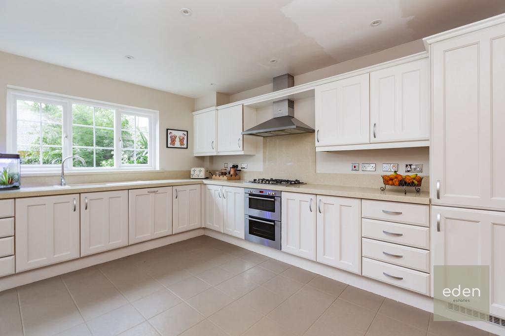 Kitchen/breakfast area