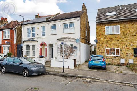 2 bedroom flat for sale, Lyveden Road, Colliers Wood SW17