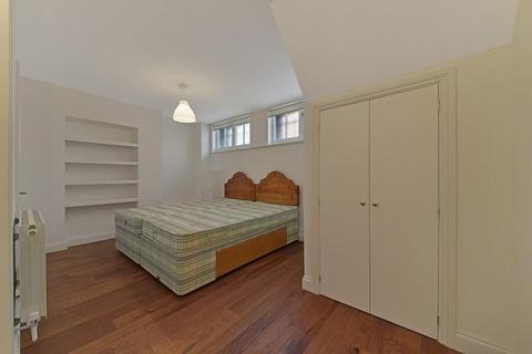 3 bedroom flat to rent, Settles Street, Aldgate, London, E1