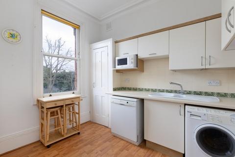 2 bedroom flat for sale, Colinette Road, London