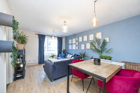 2 bedroom flat for sale, Roseland House, Weimar Street, London