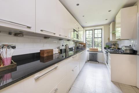 3 bedroom flat for sale, Bede House, Manor Fields, London